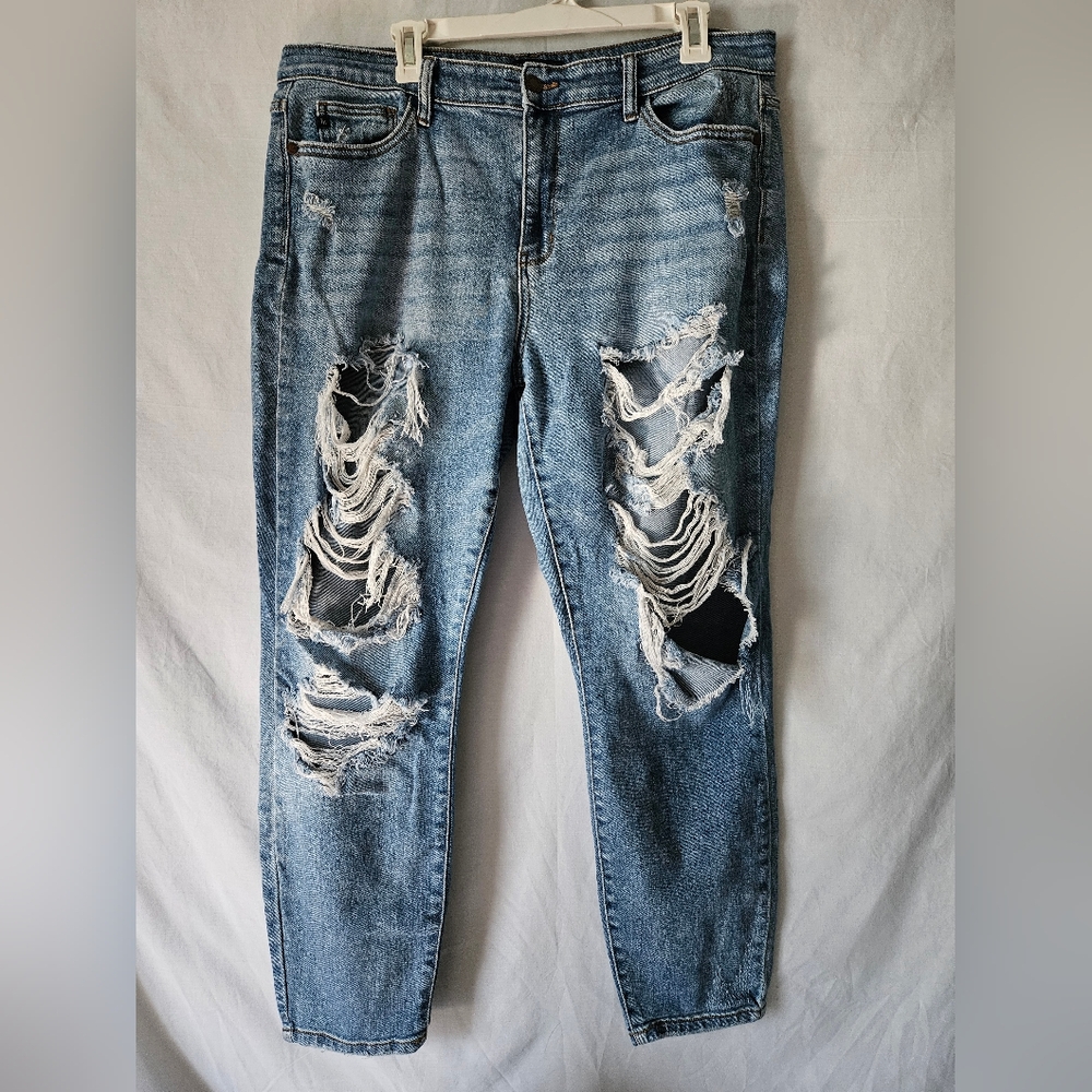 Judy Blue Boyfriend Fit Ripped Jeans Size 15